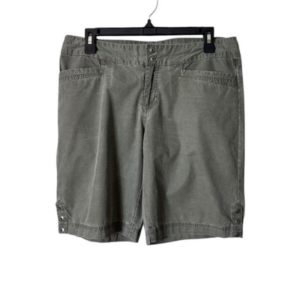 Columbia Green Bermudas Casual Shorts